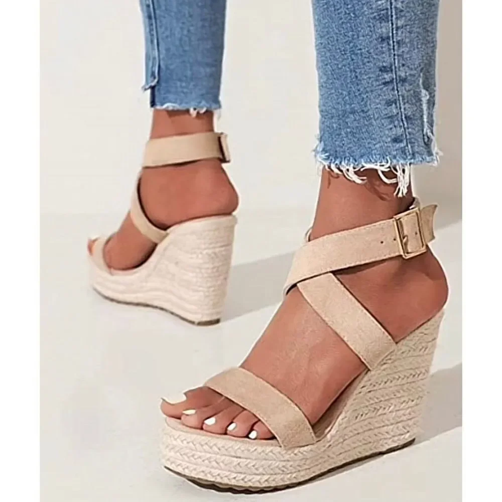 ✨Kenneth Cole Women's Olivia Cross Sandal Sz 7.5 Wedge✨